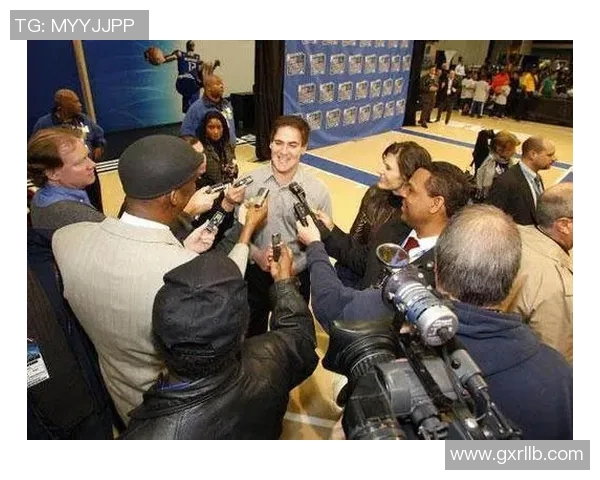 小牛与公牛小丁精彩对决进球瞬间引发球迷热烈欢呼