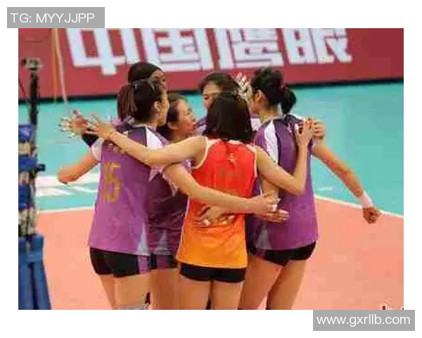 山东女排迎战解放军全力争胜展现团队精神与竞技风采